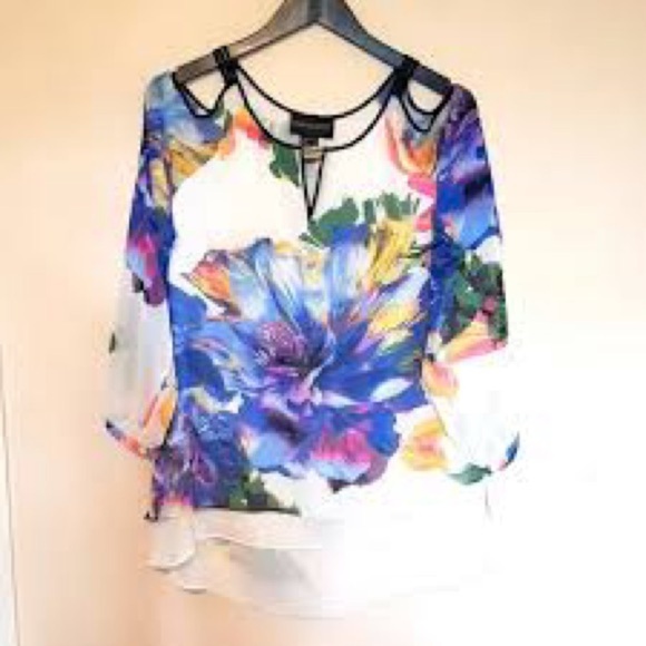 Frank Lyman Design Chiffon floral top - Picture 7 of 7